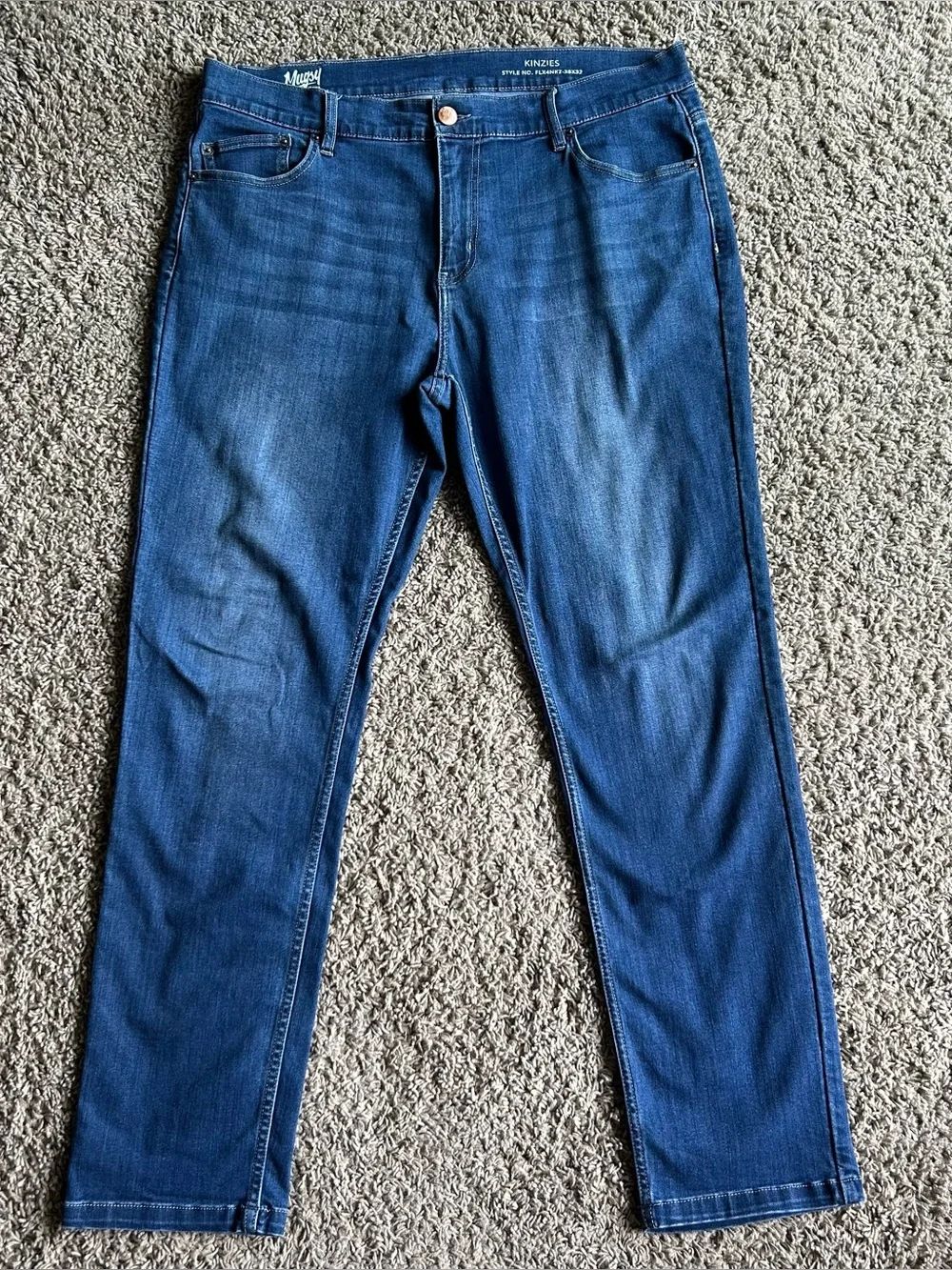 Mugsy Jeans Mens 38x32 Wash Blue Kinzies Straight Fit Stretch Performance Denim